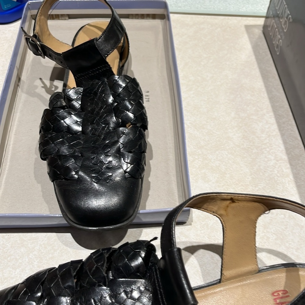 GLACE’E | Black Leather flat, strap shoe | Size 8.5 - Picture 2 of 4